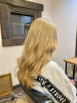 エトランジェ(Etrange) ミルクティーベージュ