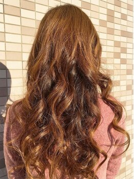 ジップ ヘアー(ZIP hair)の写真/トリートメントでしっかりヘアケア!ヘアのダメージがひどくてカラーを諦めてる方はぜひ【ZIP hair】へ♪