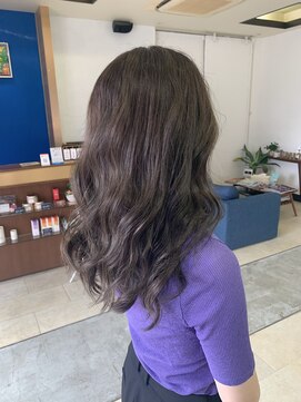 エミタス ヘア リゾート(EMITAS Hair Resort) ウェーブ巻き/暖色