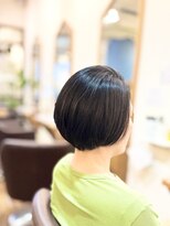 ヘアー グリーン(hair green) 襟足すっきり丸みシルエットの上品ショートボブ