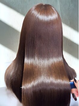 髪質改善&トリートメント over hair 池袋店【2月27日OPEN(予定)】の写真/【池袋駅☆】小顔魅せカット+ケアカラー+ベースTr¥6900!髪質改善も叶うカラーもお手頃価格で体験できる!