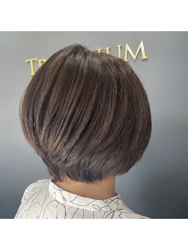 トリフォリウム 小牧店(TRIFOLIUM) 「夏色グレージュコンパクトボブショート」