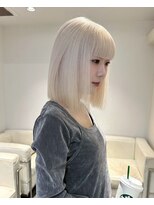 ベレーザ 川越(Beleza)&nbsp;ba17801_ホワイトブロンドケアブリーチカラー透明感レイヤーボブ