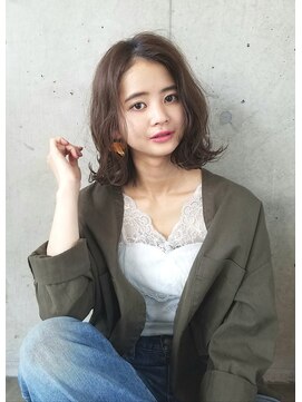 メアモーイ(MEER MOOI) 【SHUN】～外ハネ感ミディアム×ベージュ～