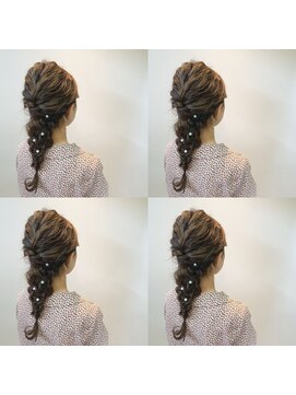 イーエル グランデ(e.ll grande) 【e.ll grande】結婚式にオススメ！編み込みヘアアレンジ