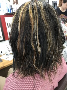 エボノスヘアー エボノスヘアー メッシュとスパイラルパーマ