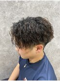 刈り上げセンターパート×ツイストスパイラルパーマ