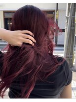 カート バイ デコ(Kurt by DECO)&nbsp;ハイレイヤー×ワインレッドカラー　英心