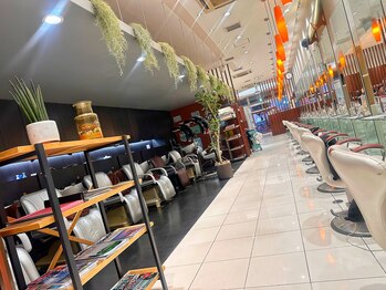 HAIR & MAKE EARTH　検見川浜店