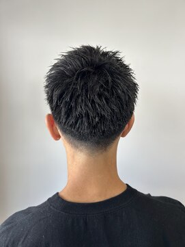 イッヒ 茅ヶ崎(IHHI) ベリーショートmen'sショートフェードフェザーアップ