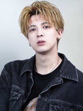 ゴールド 京都 三条(GOALD) ハイトーンセンターパート緩め波パーマ