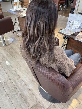 ヘアー アトリエ アンジー(Hair Atelier Angee) ミルクティーグレージュカラー