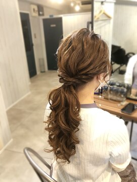 マチュレ 池袋(Mature) 『ヘアセット専門店Mature』ローポニーアレンジ2