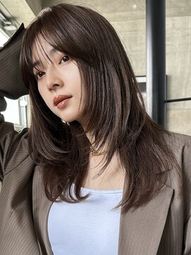 サイン 渋谷(SIGN) 韓国ヘアレイヤーロンググレーベージュ前髪パーマ黒髪