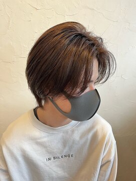 ココンプリュス アンド モナ(COCON+&MONA+) センターパートウルフ