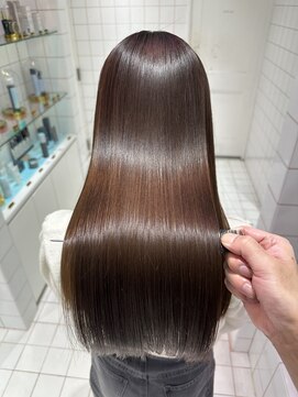 ロンドルーチェ 心斎橋(Lond luce) ダークアッシュ/ミディアムレイヤーカット［髪質改善/縮毛矯正］