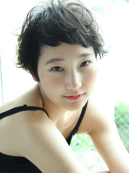 ウィーヴィーアイレックス(weebee Ailex)の写真/【湊川駅徒歩3分】伸びてもまとまる扱いやすいショート・ボブが人気!あなたの魅力を最大限に引き出します☆