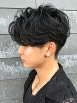 ヒュイル バイ ニアウ(Hwyl by Niau) メンズマッシュセンターパートスパイラルパーマニュアンスパーマ