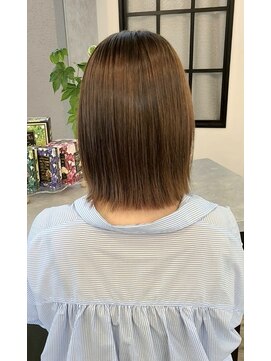 ヴィサージュバスク(VISAGE ba.s.k) 軽やかこなれ感◎ストレート外ハネボブスタイル