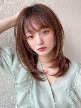 ラルユー 金山(LallYou) 20代に人気！顔周りの後れ毛がかわいいシャギーレイヤーロング