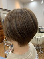 フリー(Free)&nbsp;脱白髪染め白髪ぼかしシークレットハイライト×ショートヘアー