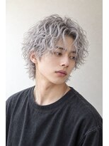 アーダーヘアサロン 武生店(ADER HAIR SALON)&nbsp;メンズホワイトシルバー×チリ感強めミディアムパーマ