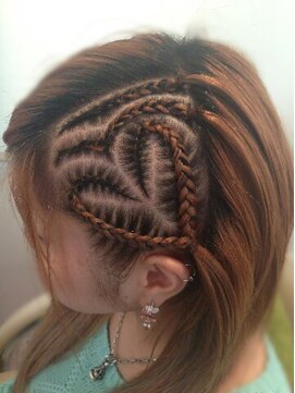 エクステンション クーチャー(Extention Cu'cha) サイド ハート コーンロウ