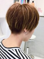 ミッテル(mittell)&nbsp;ショートヘア毛先パーマことりベージュ黒髪ウォーターフォール