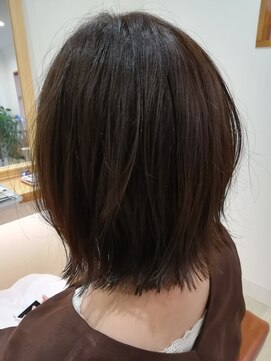 マレア(Marea) 外ハネショートボブ