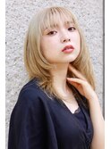 ハイトーンのベージュ