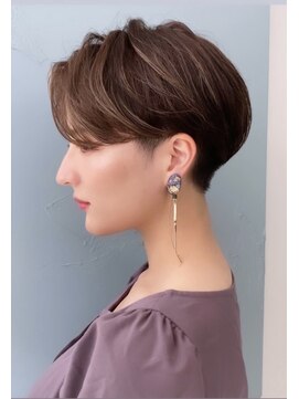 ビュー フクオカ(VIEW FUKUOKA) アースカラーとショートパーマの似合わせカット