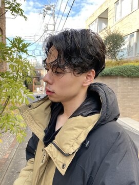 アデ オモテサンドウ(ade omotesando) センターパートパーマ