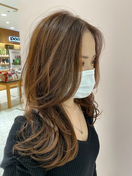 ピークアブー アヴェダ 池袋東武(PEEK-A-BOO AVEDA) 韓国風ヘア 前髪長め 顔まわりレイヤー アッシュベージュ