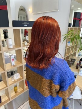 ノブレス ノアール(NOBLESSE NOIR) オレンジカラー／ミディアム/巻き髪／前髪カット