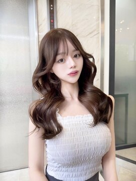 リリー(Lilley) 天神/博多/韓国ヘア/ヨシンモリ/レイヤーカット