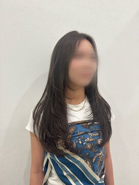 ジーナ 熊本(Zina) レイヤーカット×透明感カラー×オリーブグレージュ