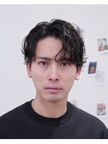 ベモ(NVEMO)&nbsp;メンズニュアンスパーマフェザーパーマセンターパート