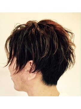 ヘアーブティック ファン(hair boutique FAN) くせ毛を生かしたカットで、まるでツイストスパイラル風ショート