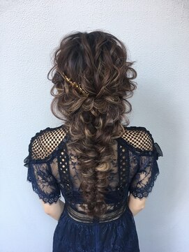 ヘアイズム ブランシュ(hair-ism BLanCHe) 編みおろし