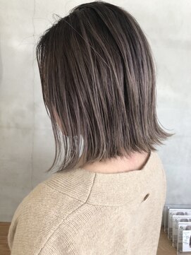 リリ(Riri) ミルクティーバレイヤージュ