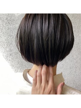 アンフェインド02(UNFEIGNED 02) クラゲヘアー/小顔に見せるヘア/ココアベージュ/伏見/栄