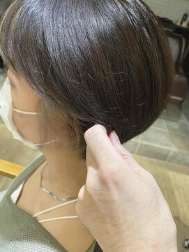 ヴァンクシー バイ ルナ(VANKCY by Luna) ショートボブ ショート 大人ボブ 耳かけショート インナーカラー