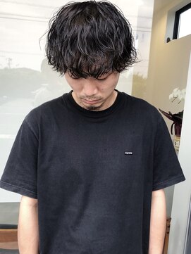 シーン(SINN.) 波巻きパーマ