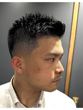 銀座 シノ 本店(shino) フェード　スキンフェード　刈り上げ　ビジネススタイル　スーツ