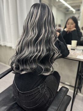 アルマバイロサ(ALMA by ROSA) ブラックカラー×ハイライトシルバーエクステ30枚　担当SE-YA