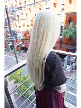 シィーム(cime) ホワイトブロンドカラー