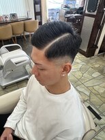 ヘアーメイクフィールヒルズ(FEEL HILLS)&nbsp;バーバースタイルサイドパート