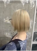 ブリーチベージュ/ボブ/ハイトーン