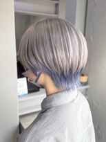 ロイス 神宮前(ROIS) シルバー×ブルーのデザインカラー