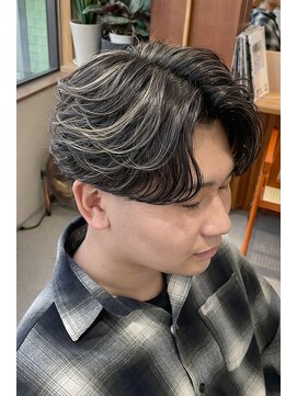 メンズサロン アネロ 名駅(Men's salon anhelo) ハイライト×センターパート×フェザーパーマ×ブリーチ×名駅